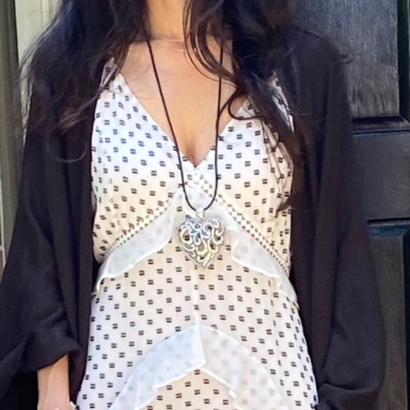 ShopEvelynne Jewelry - BLACK LEATHER CHAIN FABULOUS HEART NECKLACE